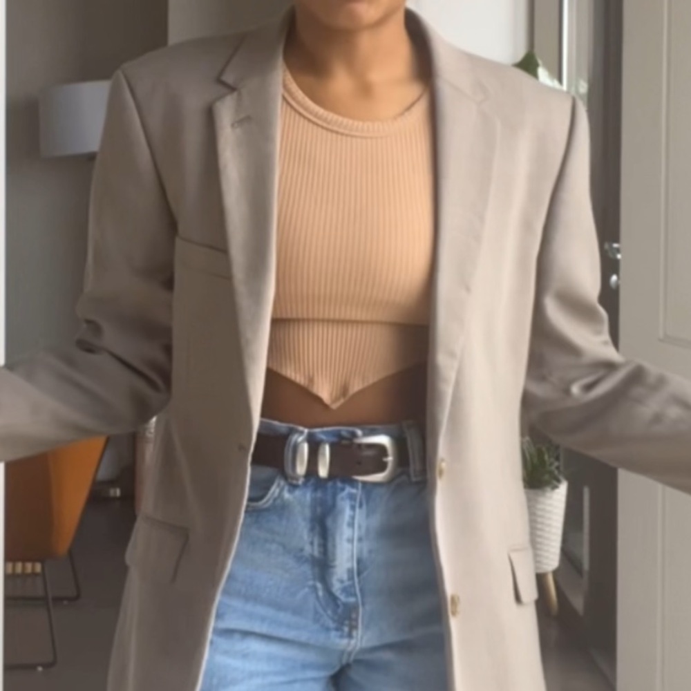 Cropped Tank with Triangle Heam